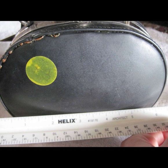 Black Oval FAM*E Purse Handbag Hard Case Bag Body Strap Metal Closure & Trim - Picture 12 of 16